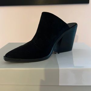 BP Black Pointy No Back Bootie